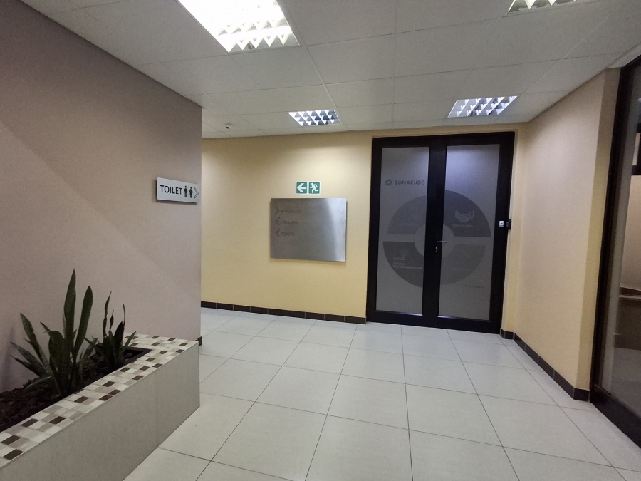 To Let Commercial Property for Rent in Vincent Eastern Cape